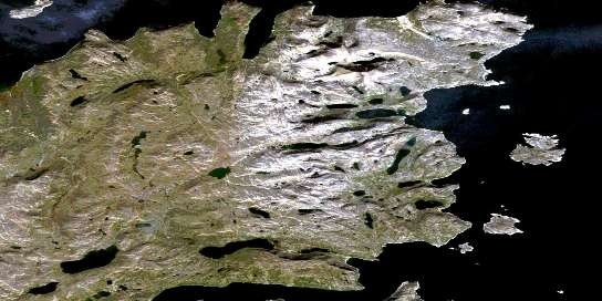 Air photo: Cape Uivak-Fish Island Satellite Image map 014L07 at 1:50,000 Scale