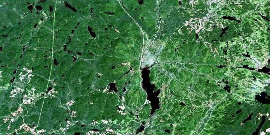Air photo: Lac Jacques-Cartier Satellite Image map 021M11 at 1:50,000 Scale