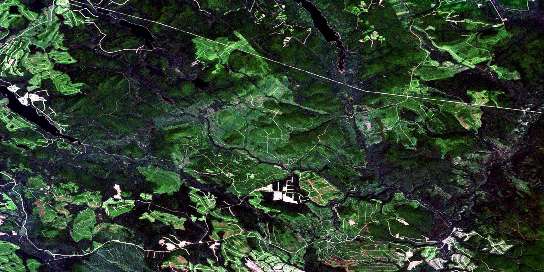 Lac Des Chasseurs Satellite Map 022B04 at 1:50,000 scale - National Topographic System of Canada (NTS) - Orthophoto