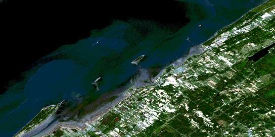 Air photo: Trois-Pistoles Satellite Image map 022C03 at 1:50,000 Scale