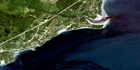 Air photo: Betsiamites Satellite Image map 022C15 at 1:50,000 Scale