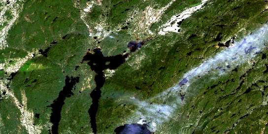 Lac Manouanis Satellite Map 022L16 at 1:50,000 scale - National Topographic System of Canada (NTS) - Orthophoto