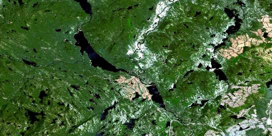 Air photo: Lac Bardoux Satellite Image map 022O04 at 1:50,000 Scale