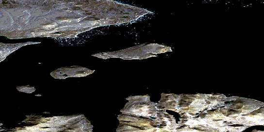 Air photo: Idjuniving Island Satellite Image map 026P15 at 1:50,000 Scale