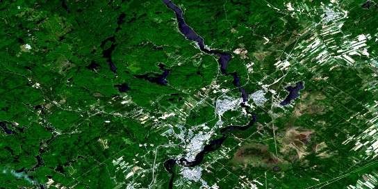 Shawinigan Satellite Map 031I10 at 1:50,000 scale - National Topographic System of Canada (NTS) - Orthophoto