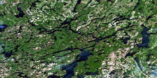 Air photo: Lac Winawiash Satellite Image map 031M08 at 1:50,000 Scale