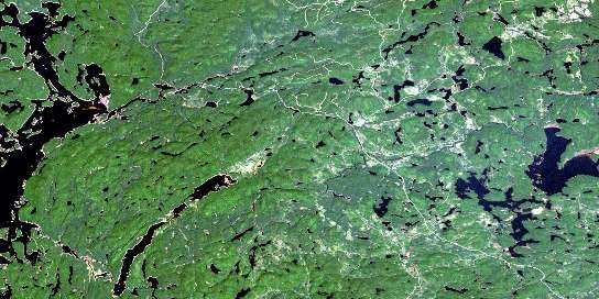 Lac St-Amour Satellite Map 031N08 at 1:50,000 scale - National Topographic System of Canada (NTS) - Orthophoto