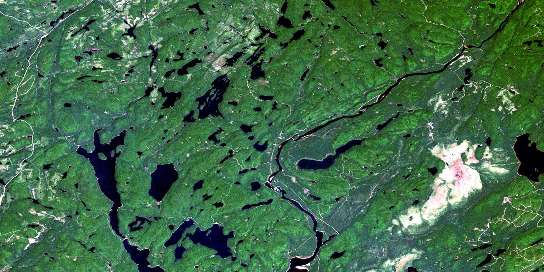 Lac Petawaga Satellite Map 031O04 at 1:50,000 scale - National Topographic System of Canada (NTS) - Orthophoto