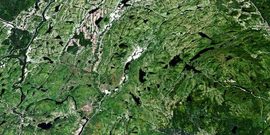 Lac Bourgat Satellite Map 032H11 at 1:50,000 scale - National Topographic System of Canada (NTS) - Orthophoto