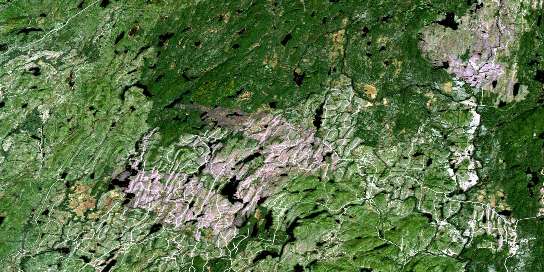 Air photo: Lac Mitshisso Satellite Image map 032H13 at 1:50,000 Scale