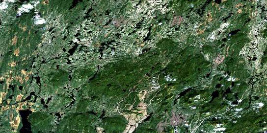 Air photo: Lac Des Passes Satellite Image map 032I10 at 1:50,000 Scale