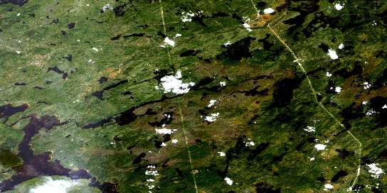 Lac Weakwaten Satellite Map 032O04 at 1:50,000 scale - National Topographic System of Canada (NTS) - Orthophoto