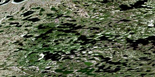 Air photo: Lac Ominuk Satellite Image map 033L11 at 1:50,000 Scale