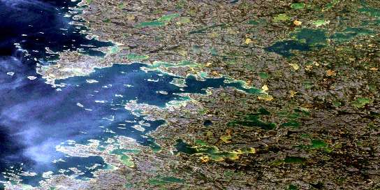 Air photo: Lac Tasiujaapik Satellite Image map 034N05 at 1:50,000 Scale