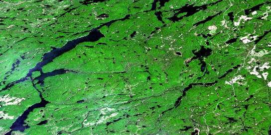 Manitowik Lake Satellite Map 042C01 at 1:50,000 scale - National Topographic System of Canada (NTS) - Orthophoto
