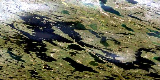 Air photo: Turquetil Lake Satellite Image map 055E13 at 1:50,000 Scale