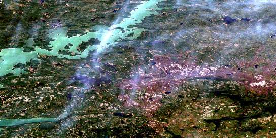Air photo: Earp Lake Satellite Image map 064B06 at 1:50,000 Scale