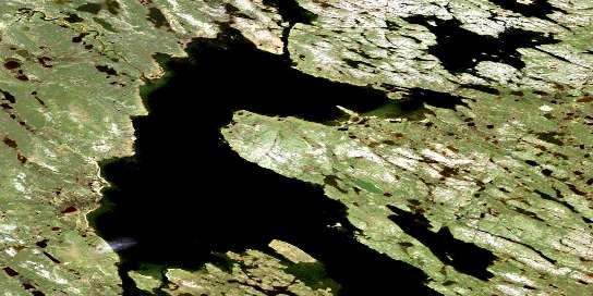 Air photo: Tattanniq Lake Satellite Image map 065P06 at 1:50,000 Scale