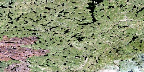 Air photo: Whirlwind Lake Satellite Image map 075C02 at 1:50,000 Scale
