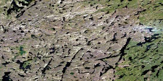 Air photo: Imogen Lake Satellite Image map 075C06 at 1:50,000 Scale