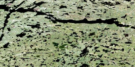 Air photo: Gagnon Lake Satellite Image map 075E16 at 1:50,000 Scale