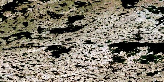 Air photo: Lac Capot Blanc Satellite Image map 075M10 at 1:50,000 Scale