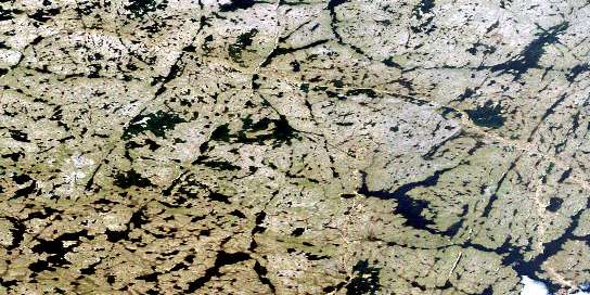 Air photo: Musclow Lake Satellite Image map 075O15 at 1:50,000 Scale