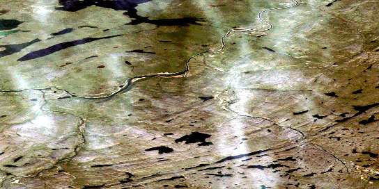 Air photo: Kuuvik Lake Satellite Image map 076K06 at 1:50,000 Scale