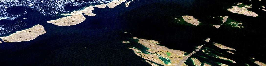 Air photo: Wilmot Islands Satellite Image map 077B02 at 1:50,000 Scale