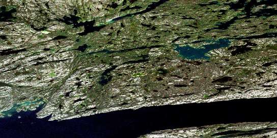 Air photo: Blachford Lake Satellite Image map 085I02 at 1:50,000 Scale