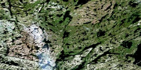 Quyta Lake Satellite Map 085J16 at 1:50,000 scale - National Topographic System of Canada (NTS) - Orthophoto