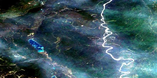 Air photo: Aeroplane Lake Satellite Image map 094M05 at 1:50,000 Scale